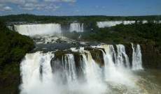 Vodopády Iguacu jsou místem, kde se rodí mraky
